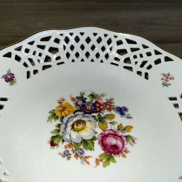 Lattice Fine Porcelain Cut Work Bowl Gold Trim Floral 71/2” X 13/4” Serving Dish - Picture 8 of 8